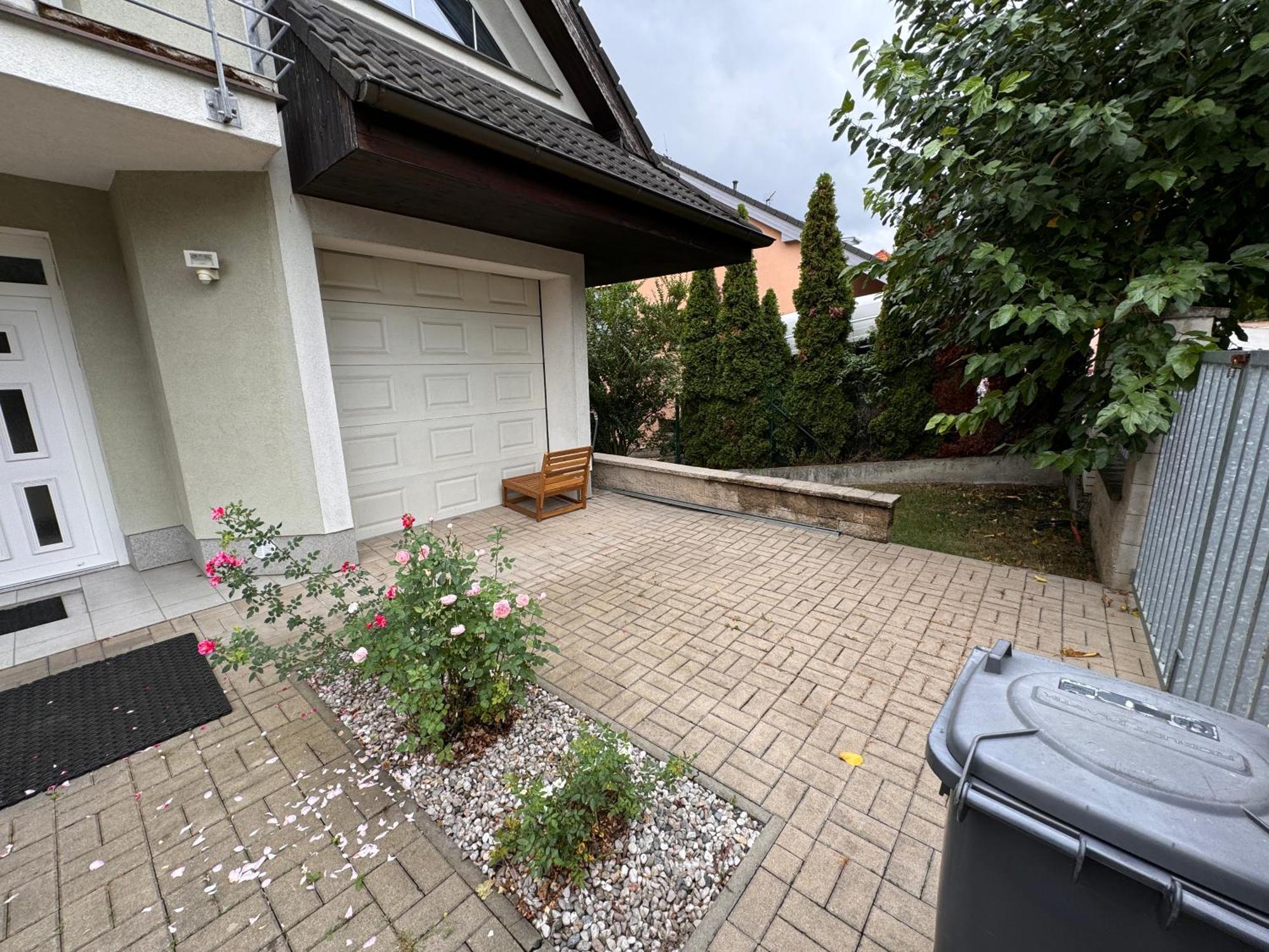 Apartament Diamondvilla, 4 Bedroom Apartment, Garden & Praga