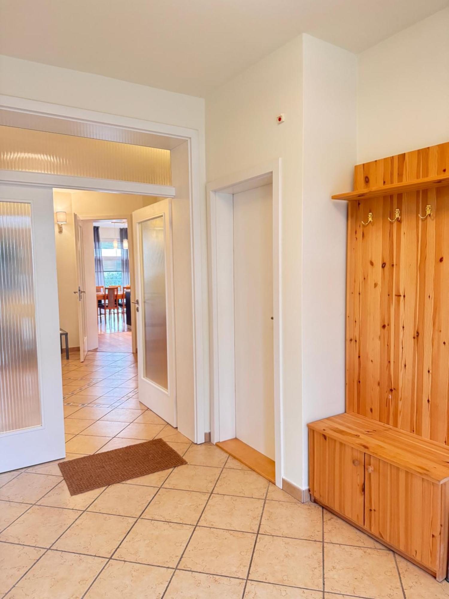 Diamondvilla, 4 Bedroom Apartment, Garden & Apartament Praga