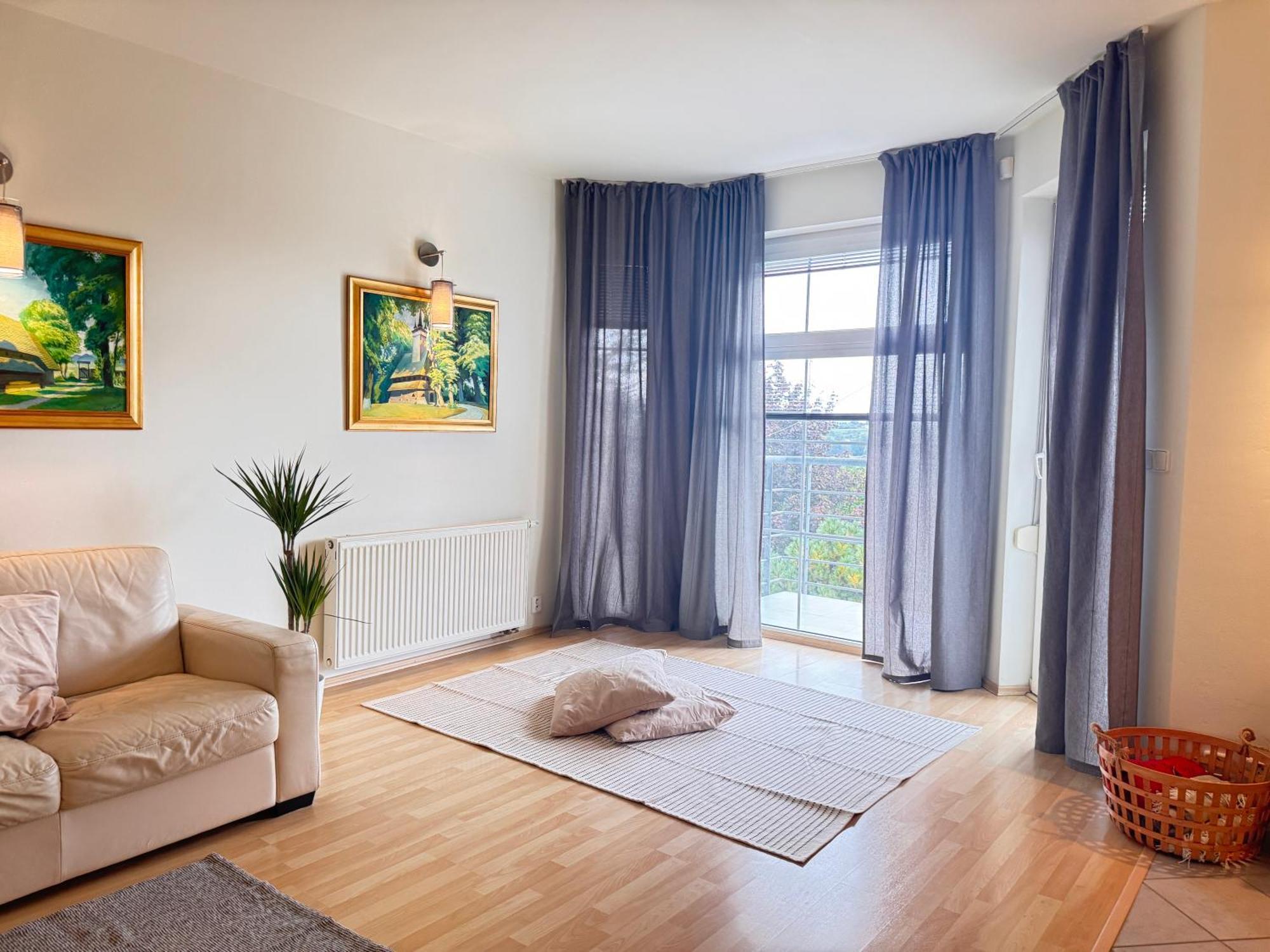 Apartament Diamondvilla, 4 Bedroom Apartment, Garden &