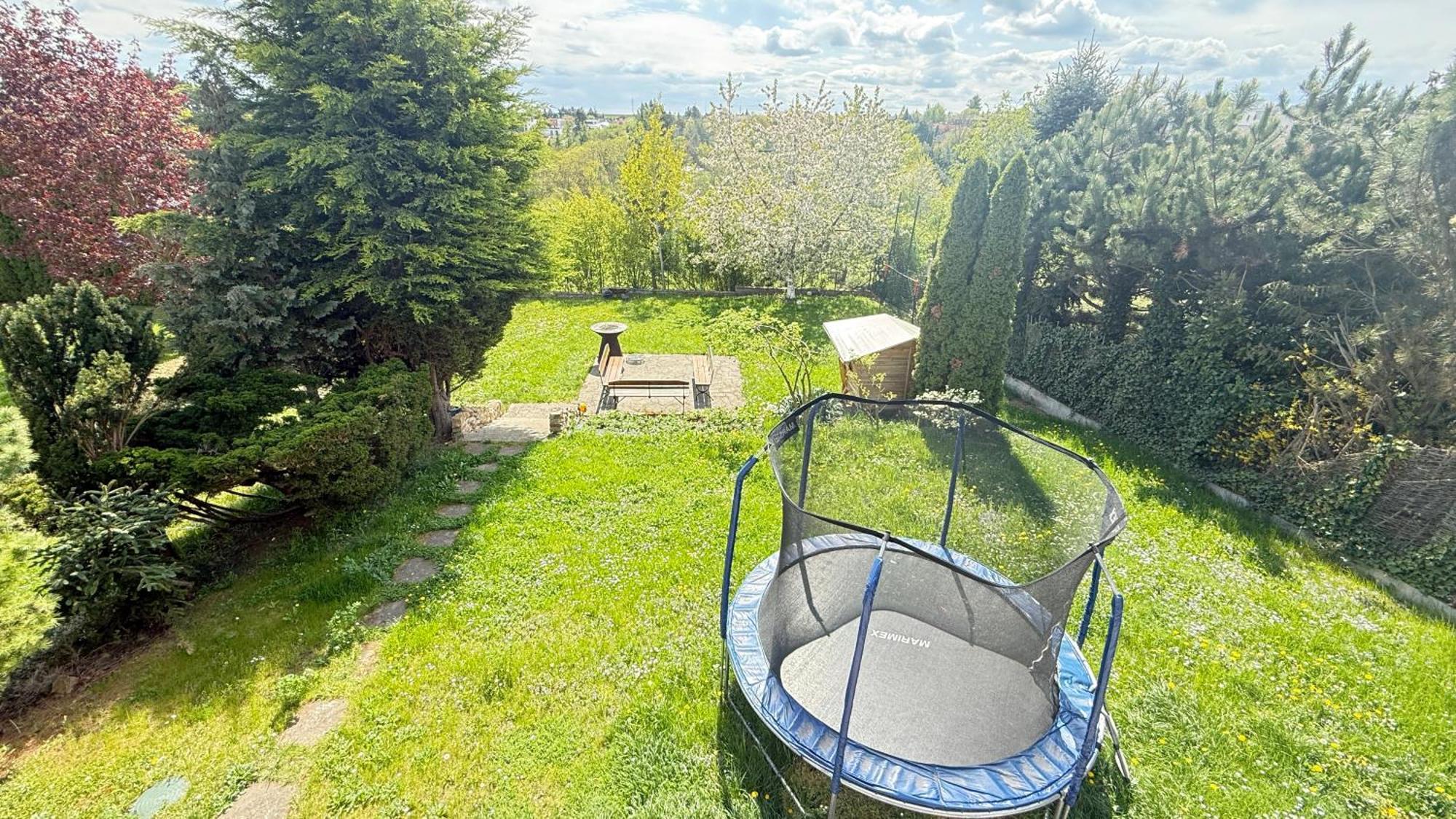 Diamondvilla, 4 Bedroom Apartment, Garden & Apartment Prague