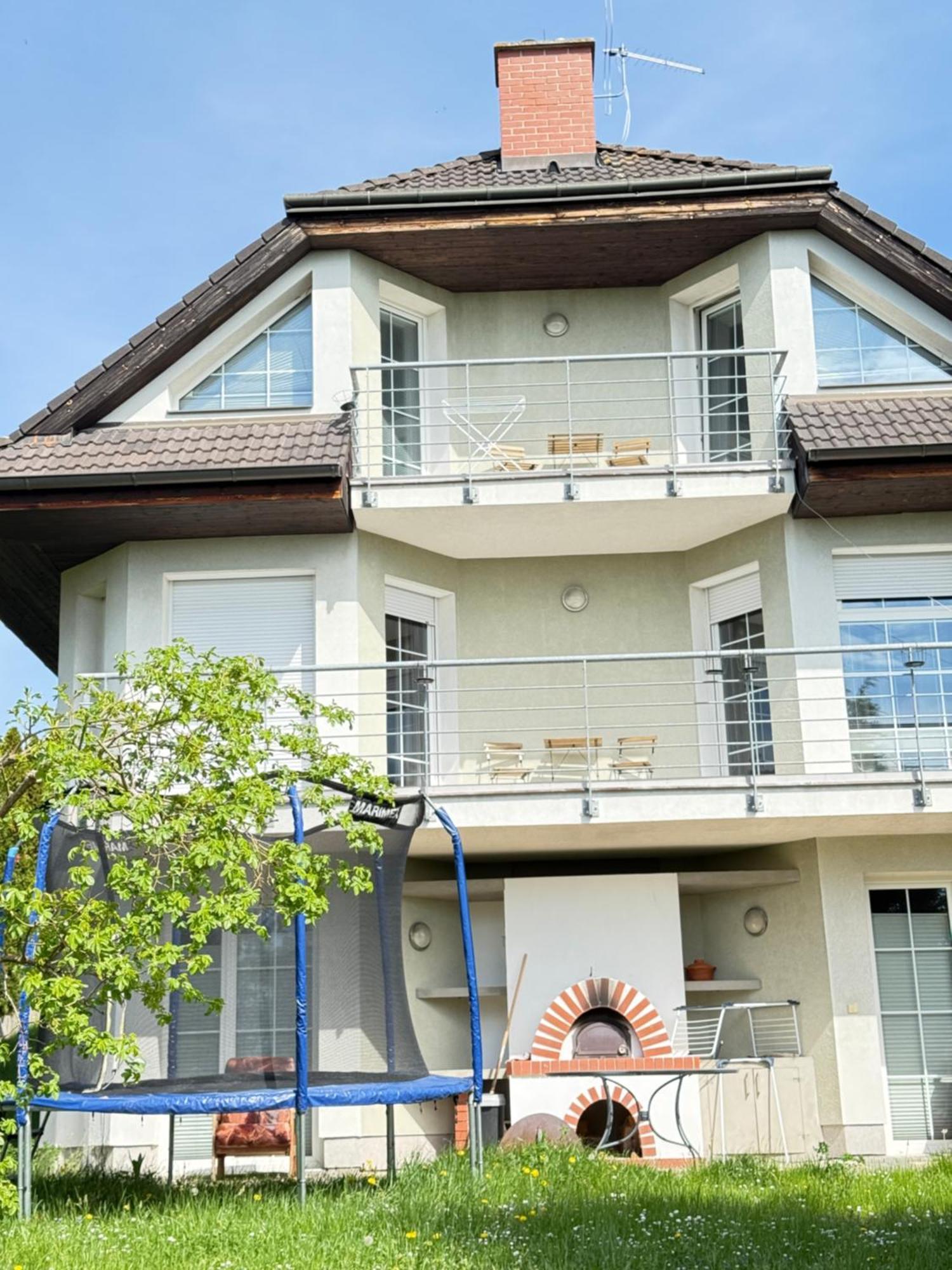 Apartament Diamondvilla, 4 Bedroom Apartment, Garden & Praga