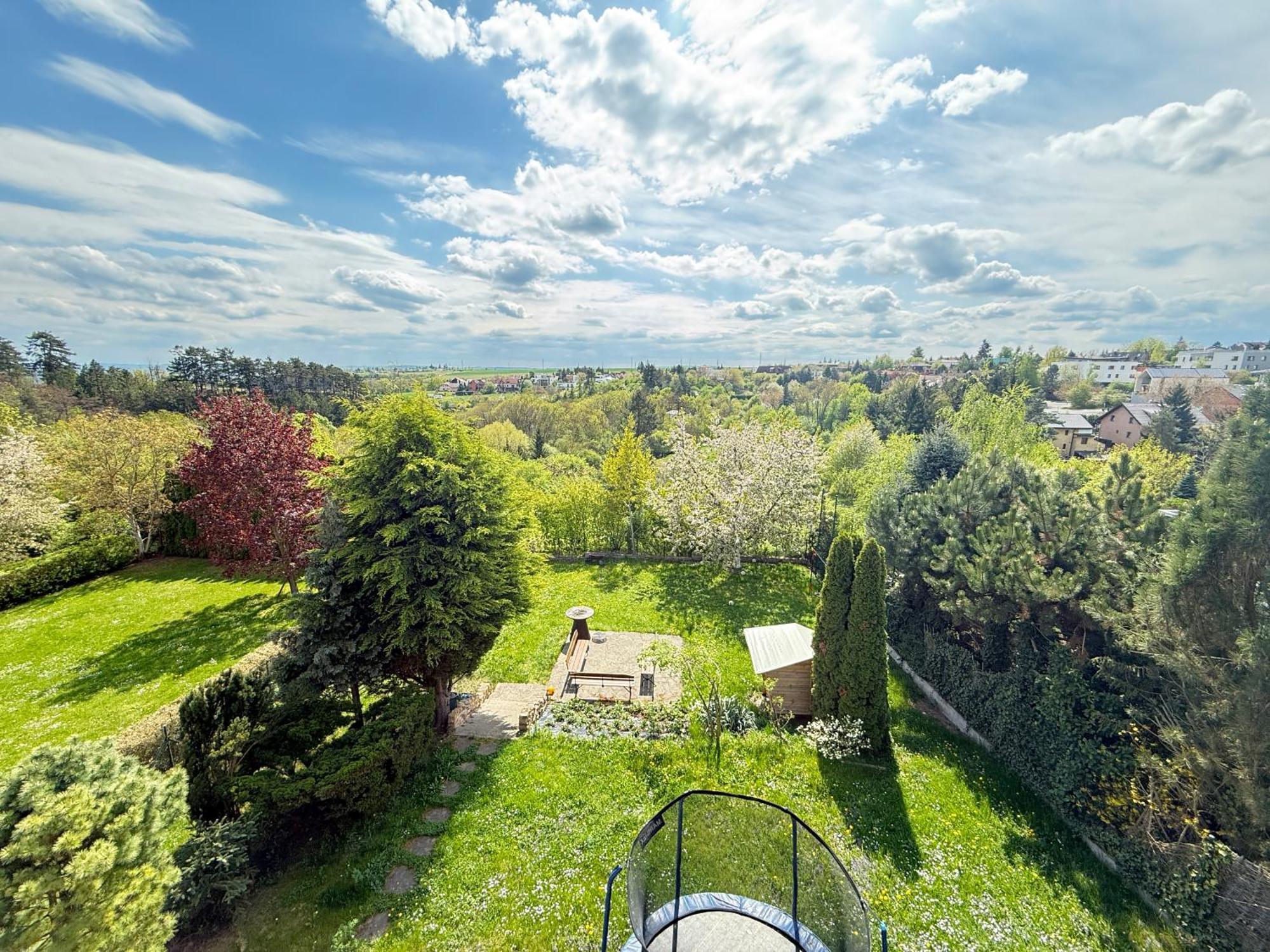 Diamondvilla, 4 Bedroom Apartment, Garden & Praga